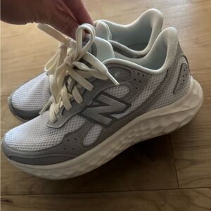 New Balance Women's White and Gray Tennis Shoes